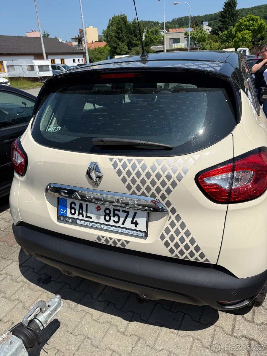 Prodám Renault Captur Intense 1,2 litru, RV 2017, bílá barva - 5