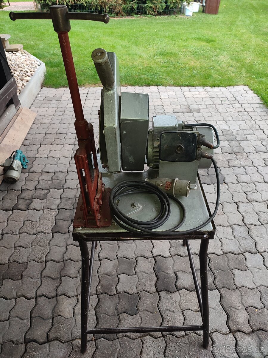 Stolní rozbrušovaci pila se Svěrákem - 5