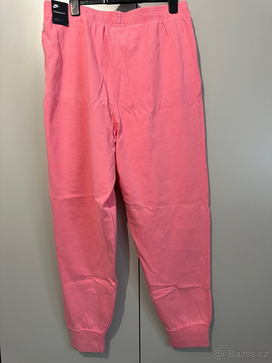 Růžové Nike tepláky - 5