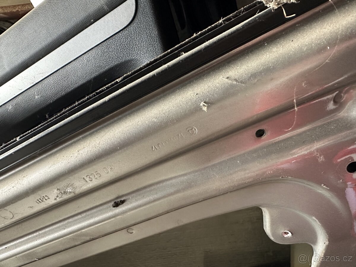 Škoda Octavia2 přední pravé dveře - 5