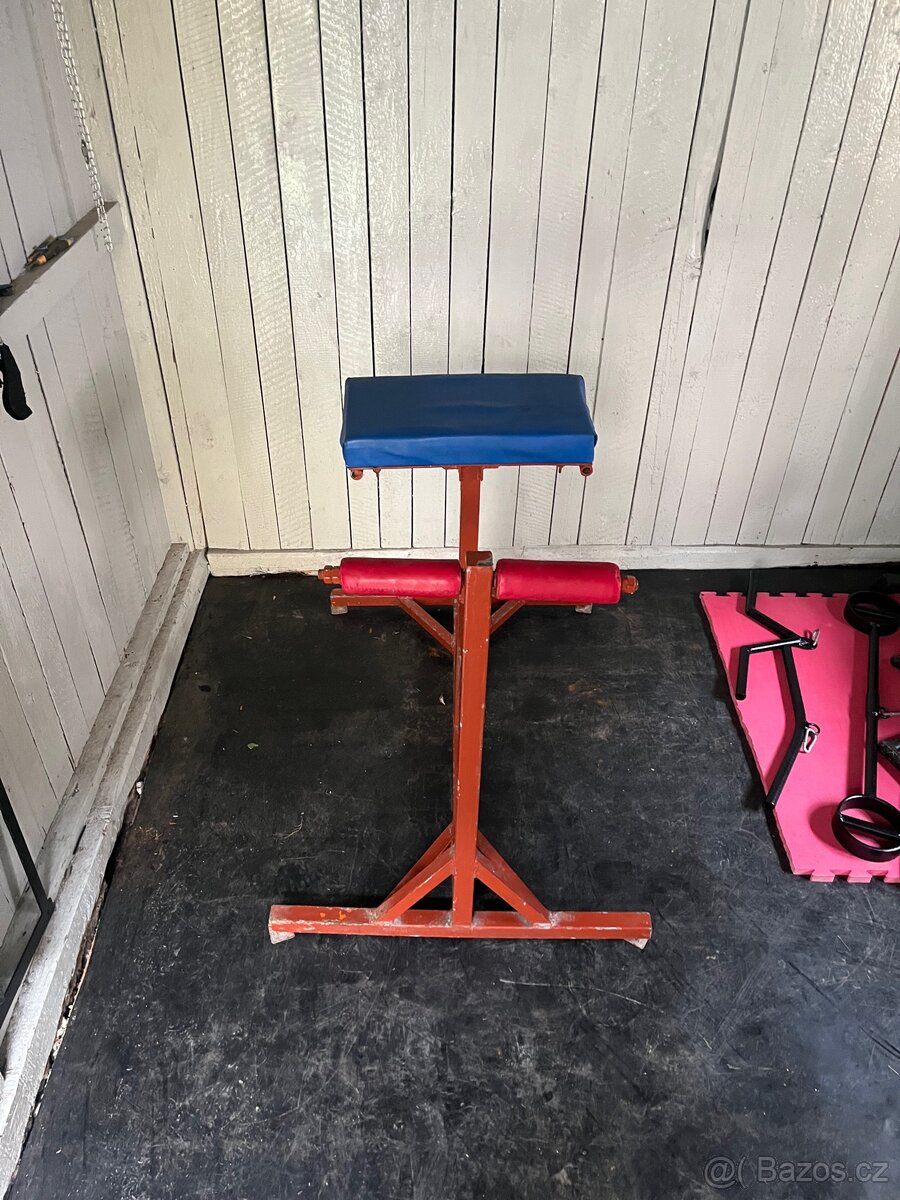 Posilovací stroj hyperextenze - 5