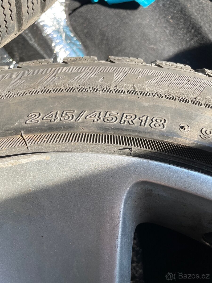 Kolo a disk 245/45 R18 - 5