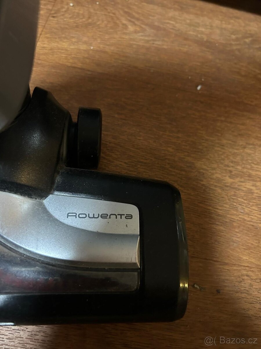 Rowenta ruční vysavač - 5