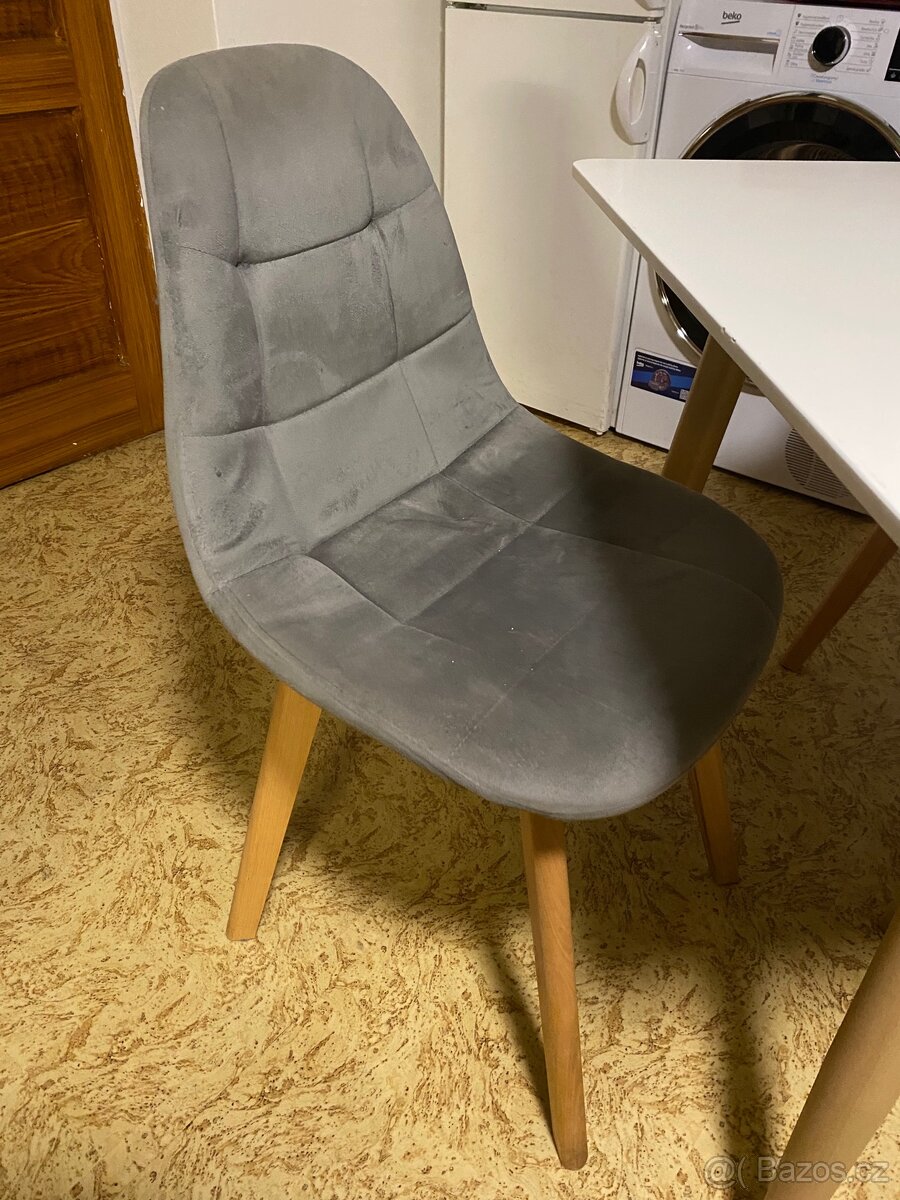 Jídelní stůl + 4 semišové židle - 5