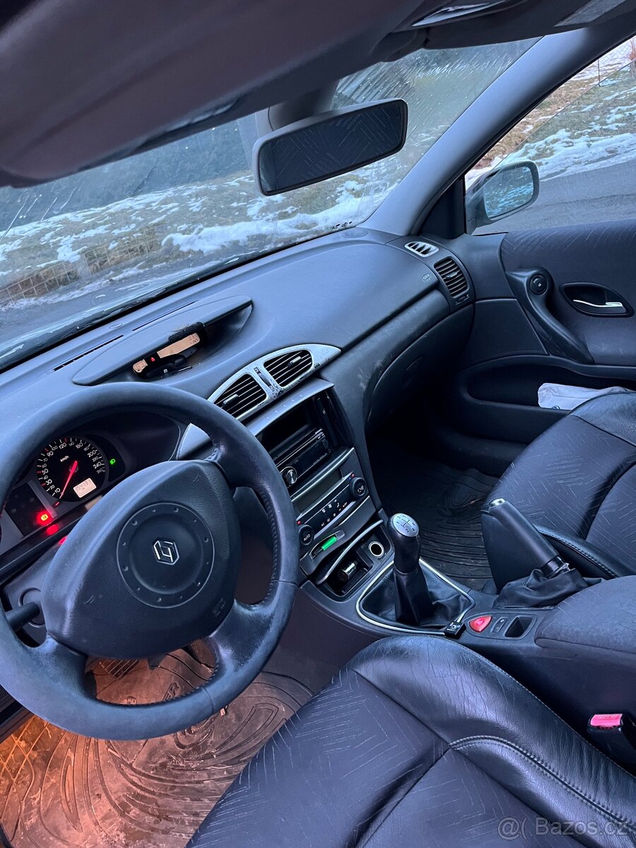 Renault Laguna II 1.8i LPG RV. 2001 - 5