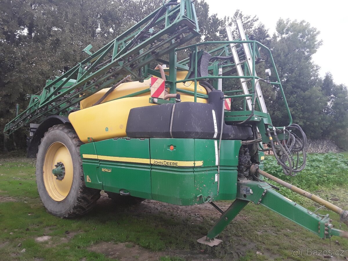 Tažený postřikovač John Deere - 5