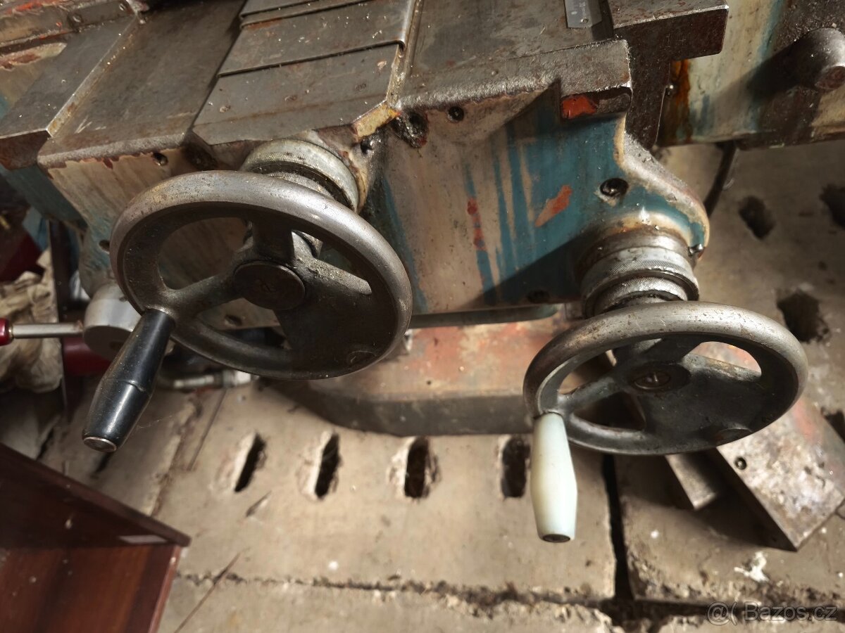 Frézka FA4V s Digitálním odměřováním - 5