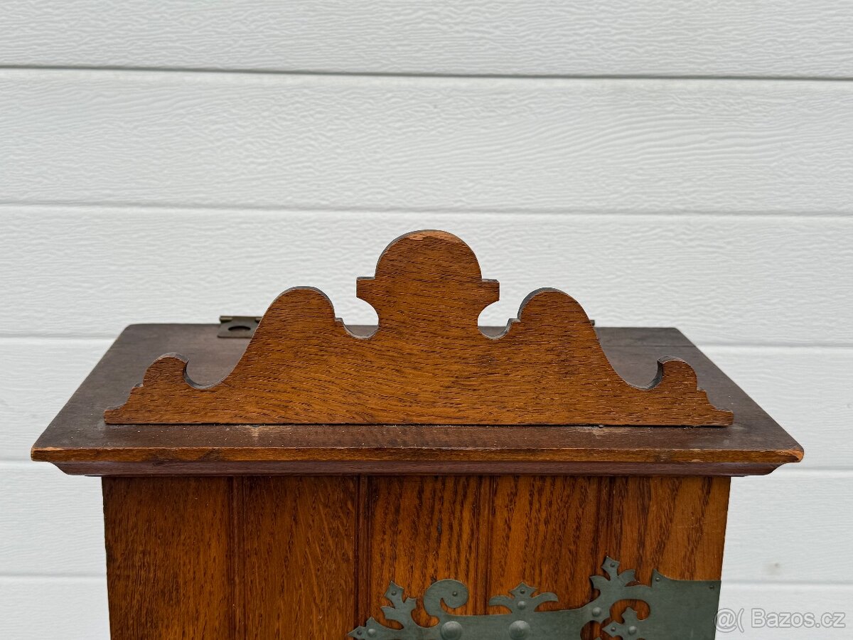 Starožitná dřevěná lékárnička zdobená skříňka - 5