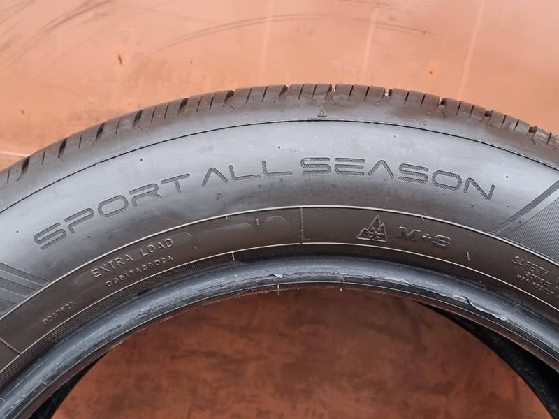 Celoroční Dunlop 225/55/17 - 5