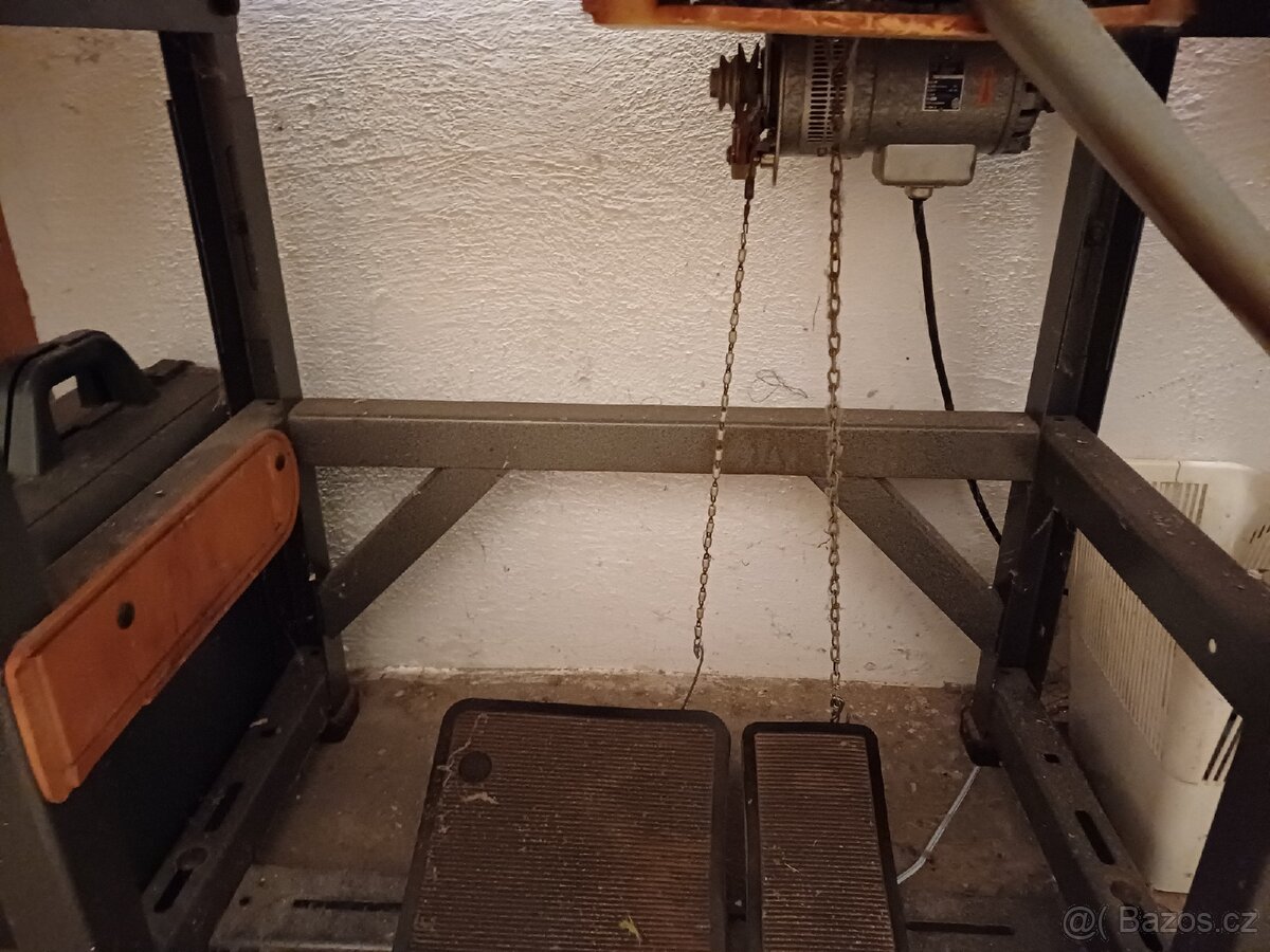 PRODÁM FUNKČNÍ ŠICÍ STROJ - 5
