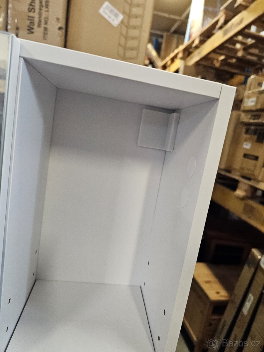 NOVÁ ZÁVĚSNÁ KOUPELNOVÁ SKŘÍŇKA - 5