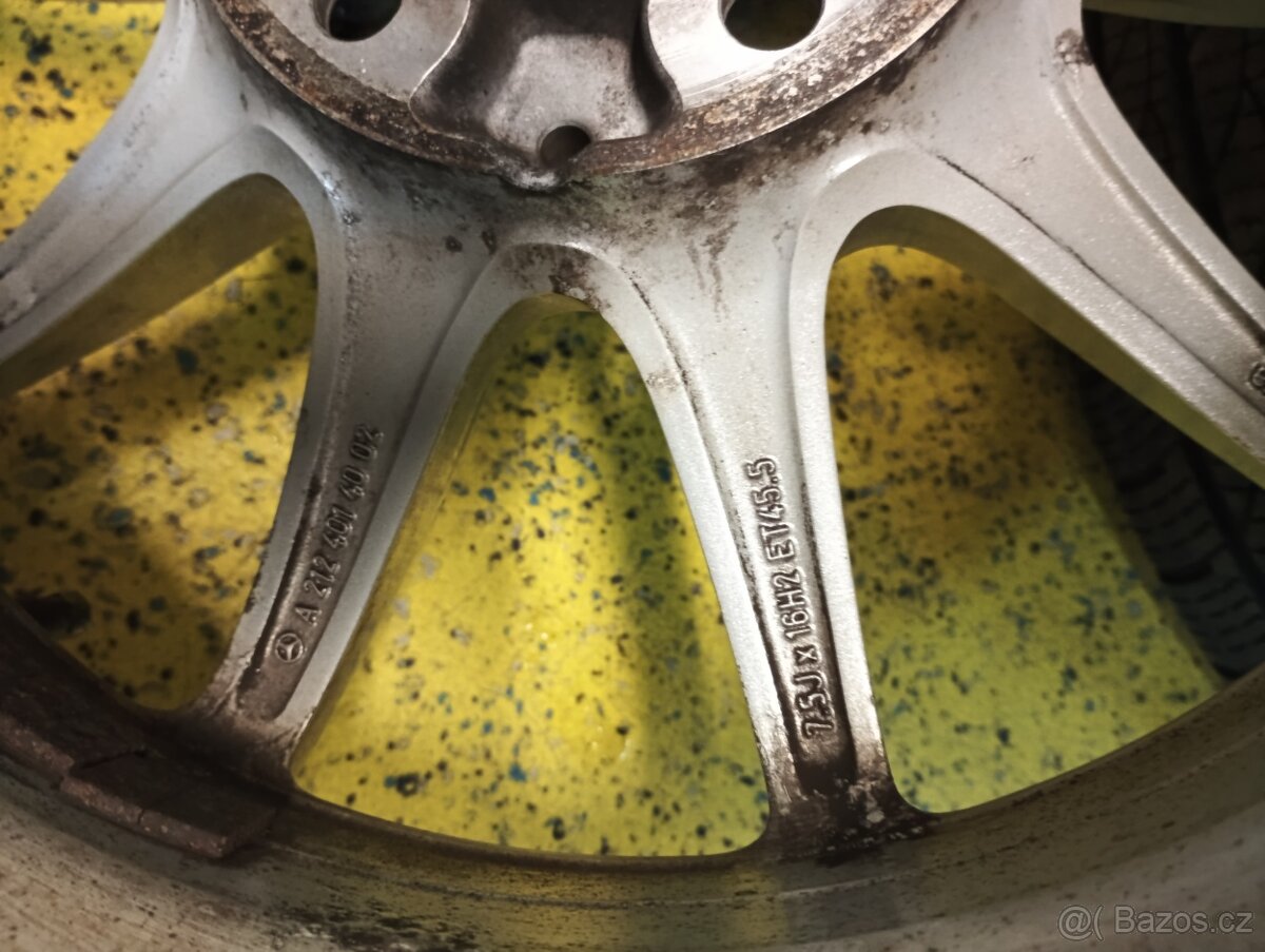 MB E aj.alu orig 16 se zimními pneu - 5