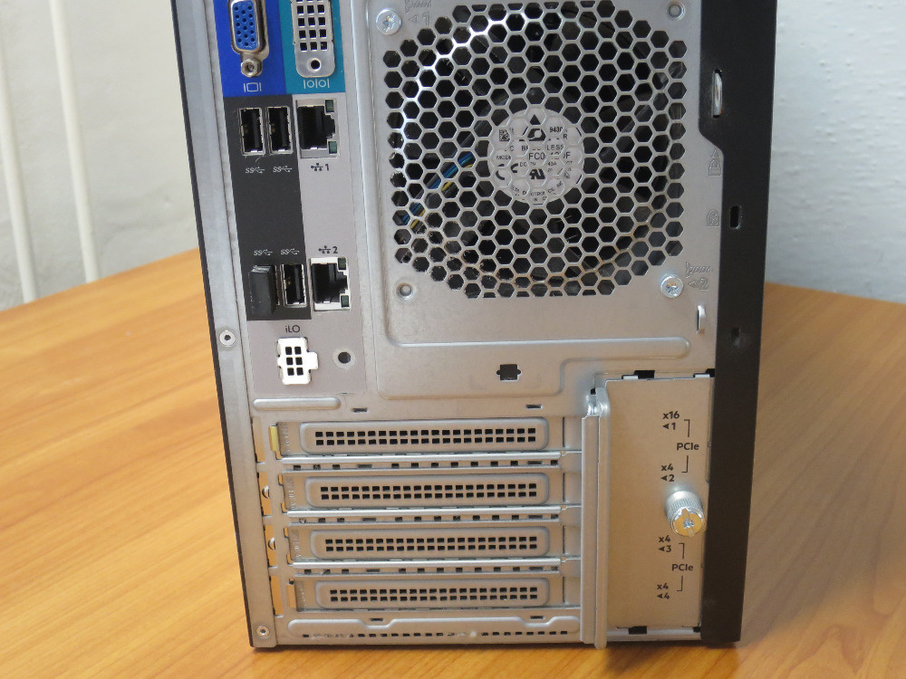 prodám server HP Hewlett-Packard - 5