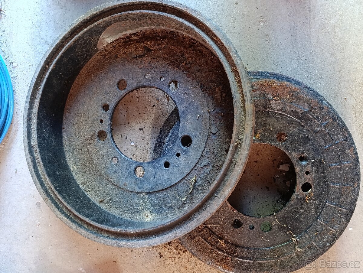 Staré auto moto díly - 5