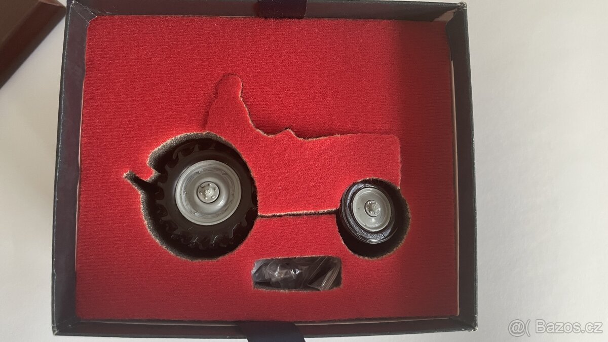 Model traktoru Ferguson TE20 - 5