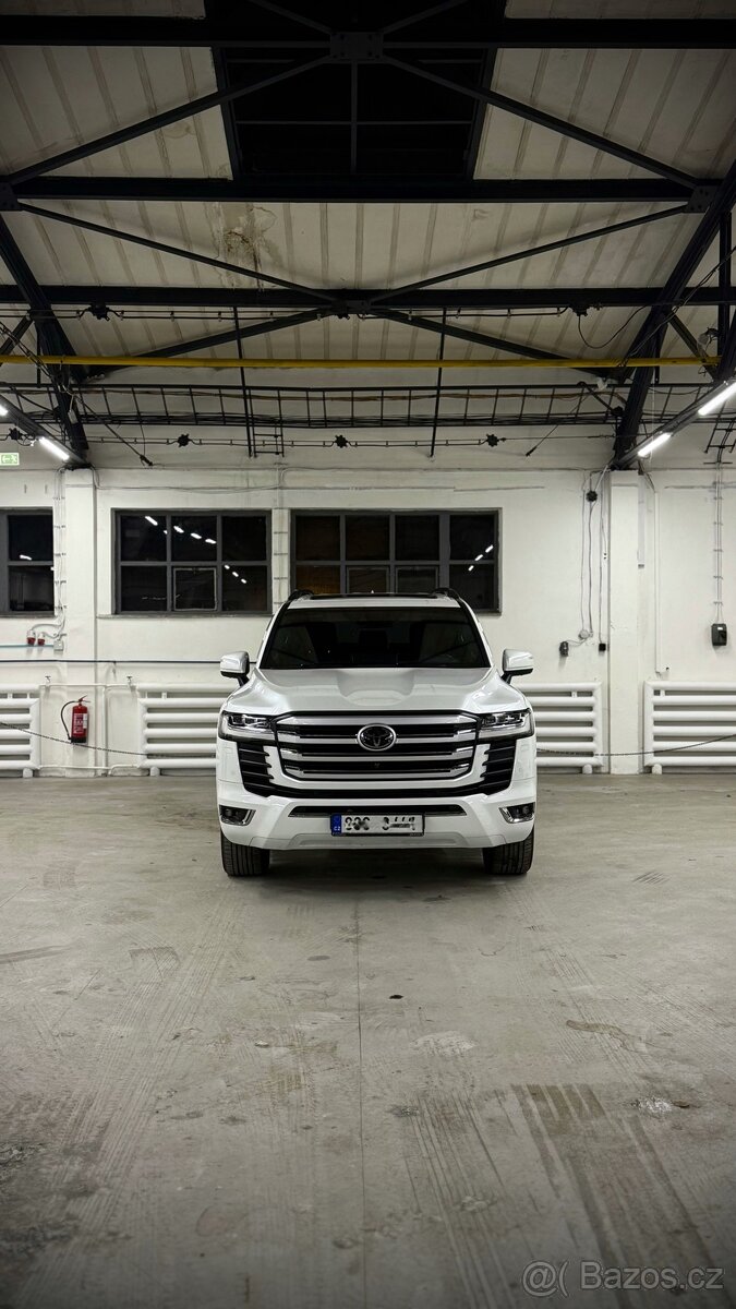 Toyota Land Cruiser 300 3.3D ZX 2022