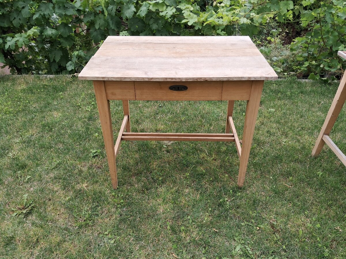 Staré židle a stoly - 5