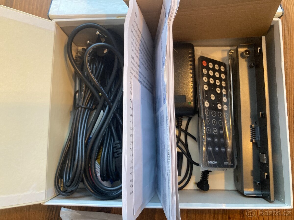 Sencor SPV-7702T 7" DVD+DVB-T+Analog TV přehrávač - 5