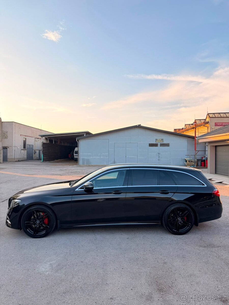 Mercedes Benz E220 AMG 143kw - 5