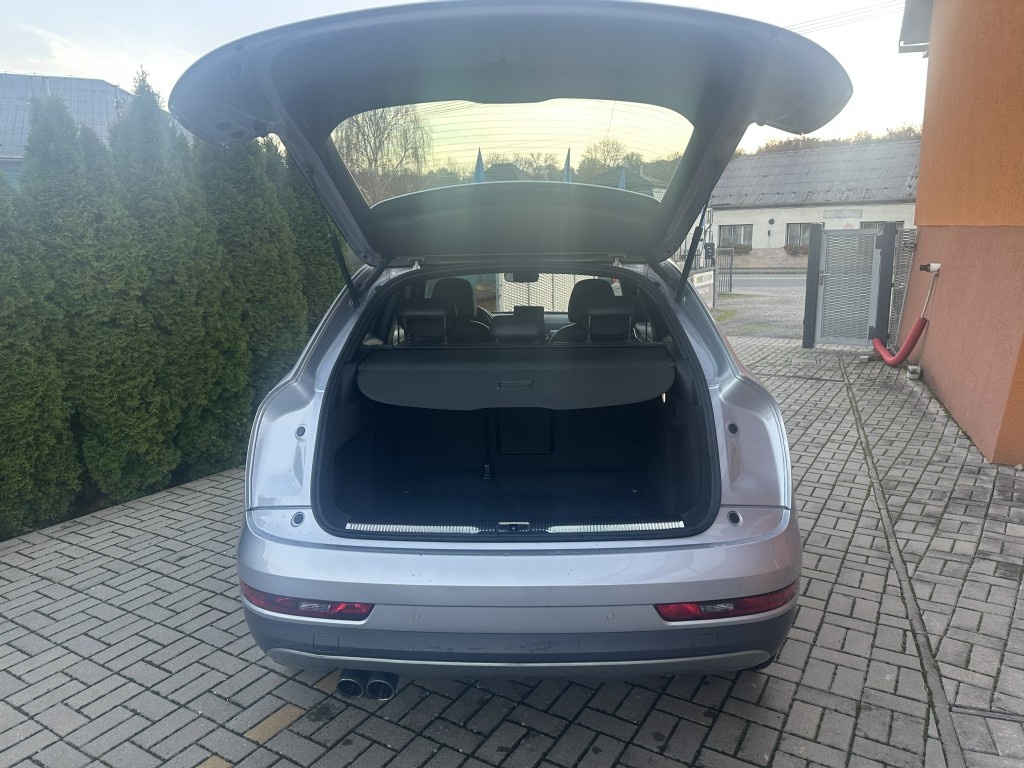 Audi Q3 2.0 TDi 110kW 4x4 - 5