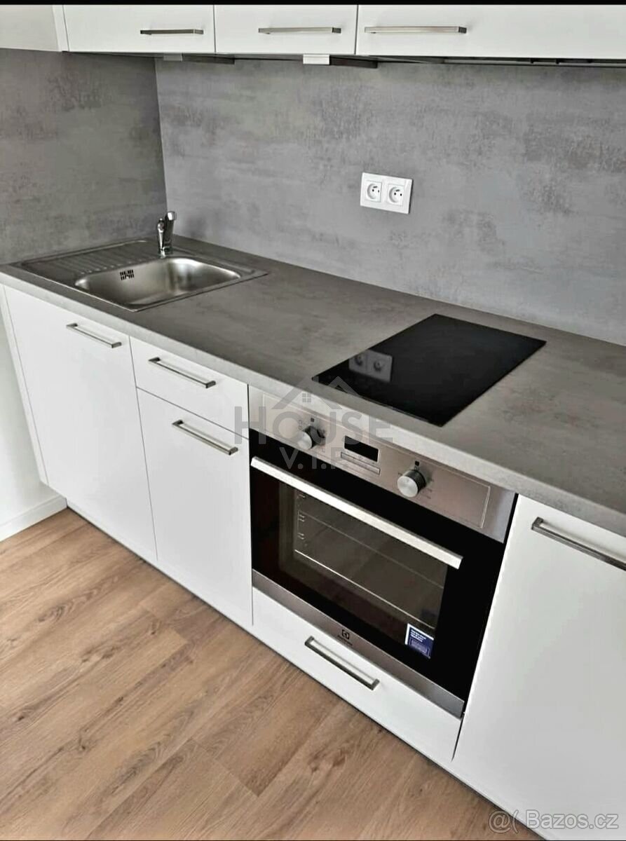 Pronájem bytu 1+kk 30 m², Praha - Hloubětín, ev.č. 01114 - 5