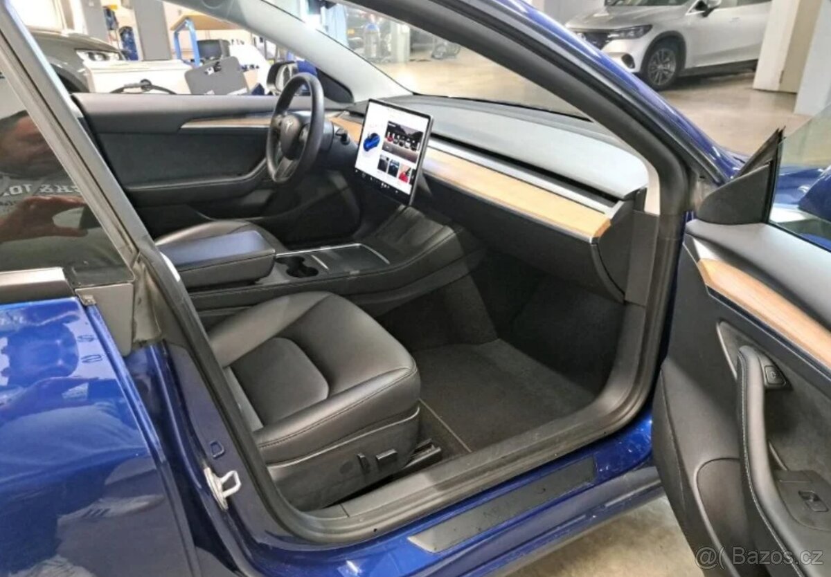 Tesla Model 3 Long Range AWD - 5