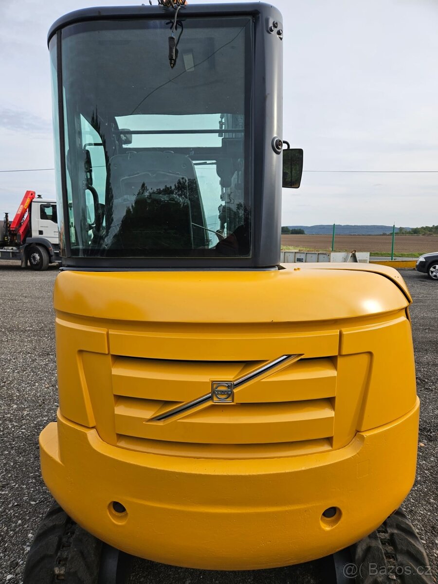 Bagr Volvo EC35C - 5