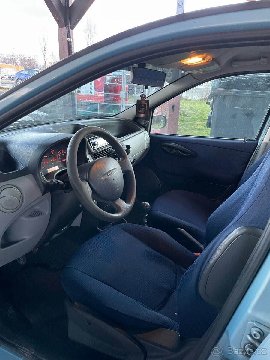 FIAT PUNTO ELX 1.2 8V benzín 2001 - 5