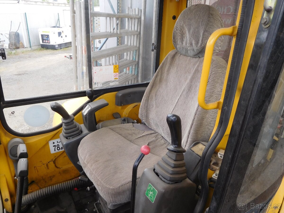 Pásový bagr Komatsu 3,6 tuny - 5