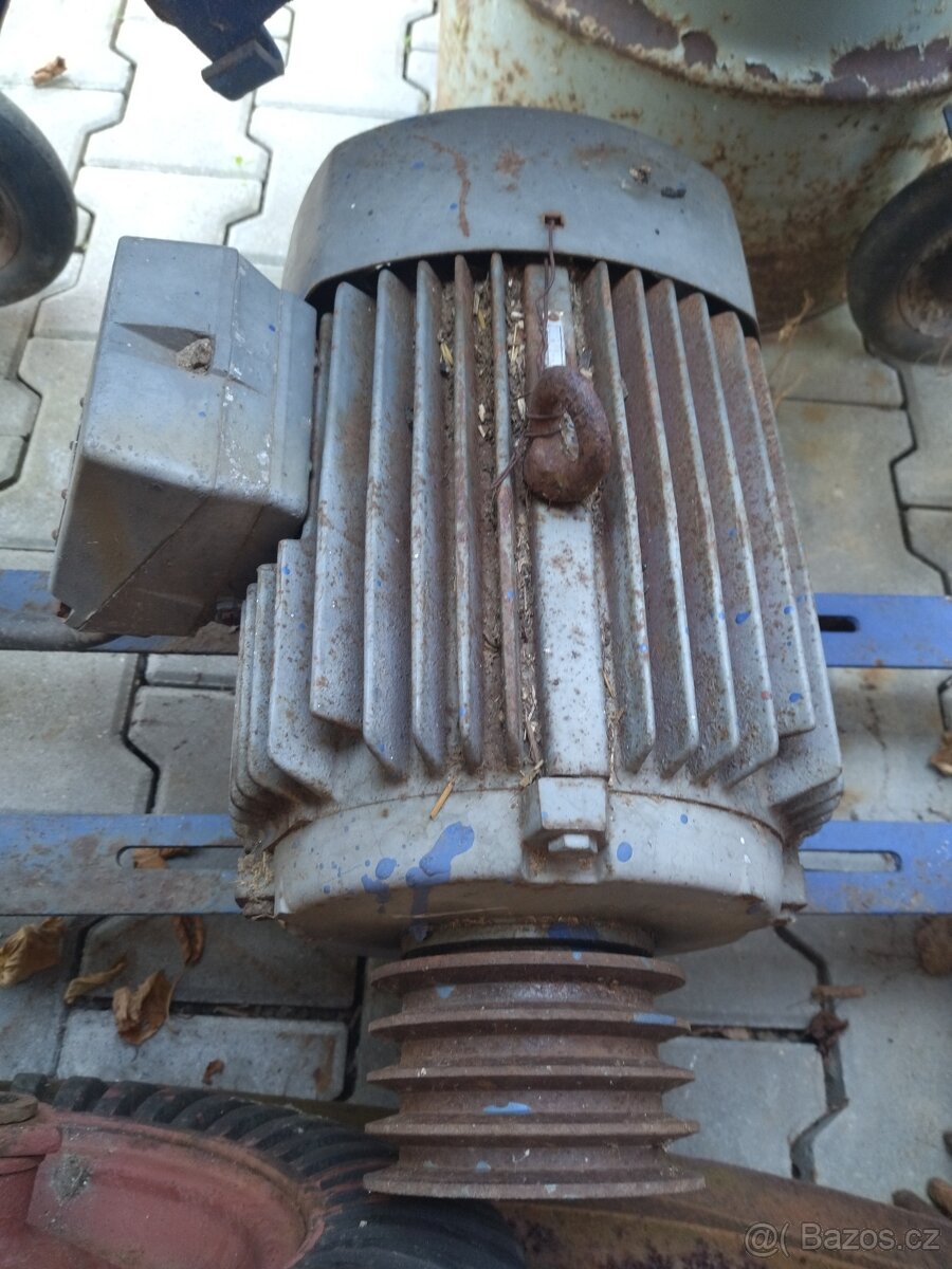 Motor 380V + rám - 5
