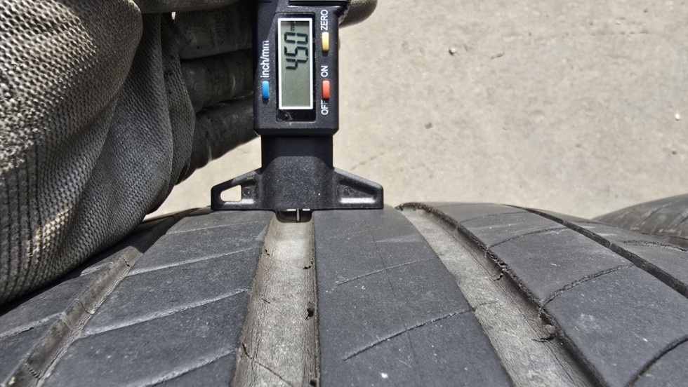 Letní pneu 235/50/17 Michelin - 5
