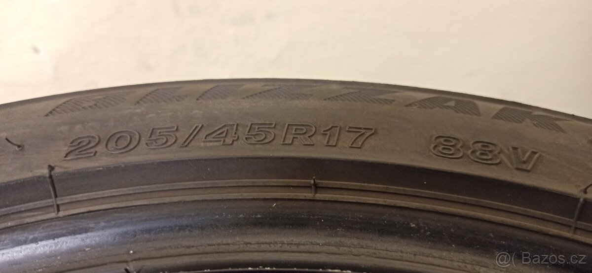 Bridgestone Blizzak LM-32 205/45 R17 88V 6,5-7,5mm - 5