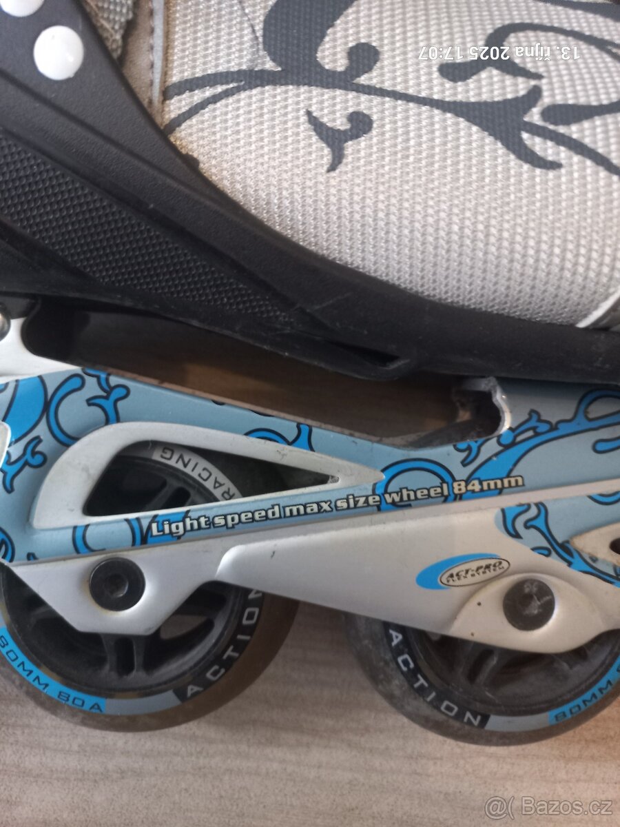dámské kolečkové brusle s kompletními chrániči a taškou - 5