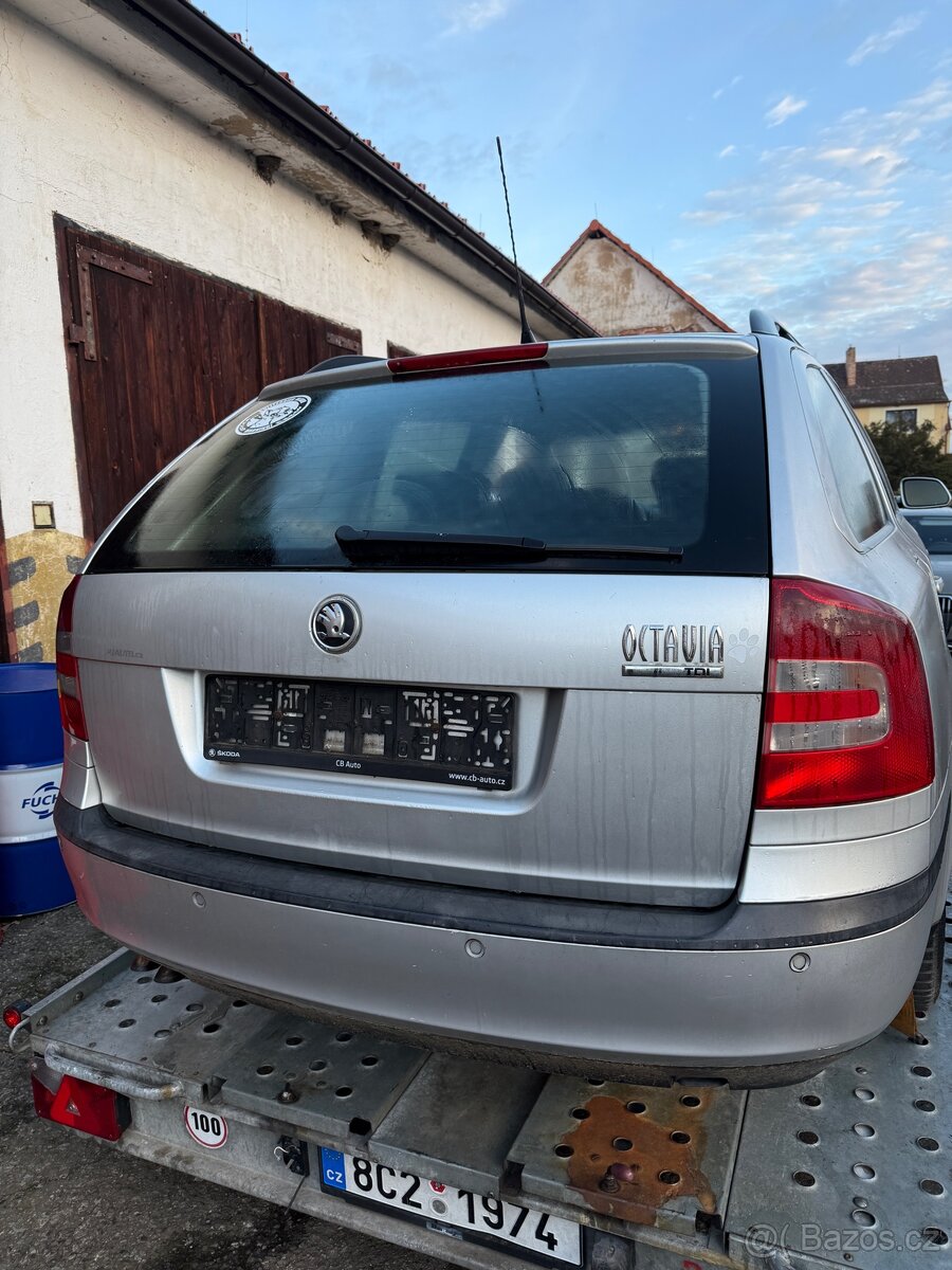 Škoda Octavia 2 combi zadní nárazník - 5
