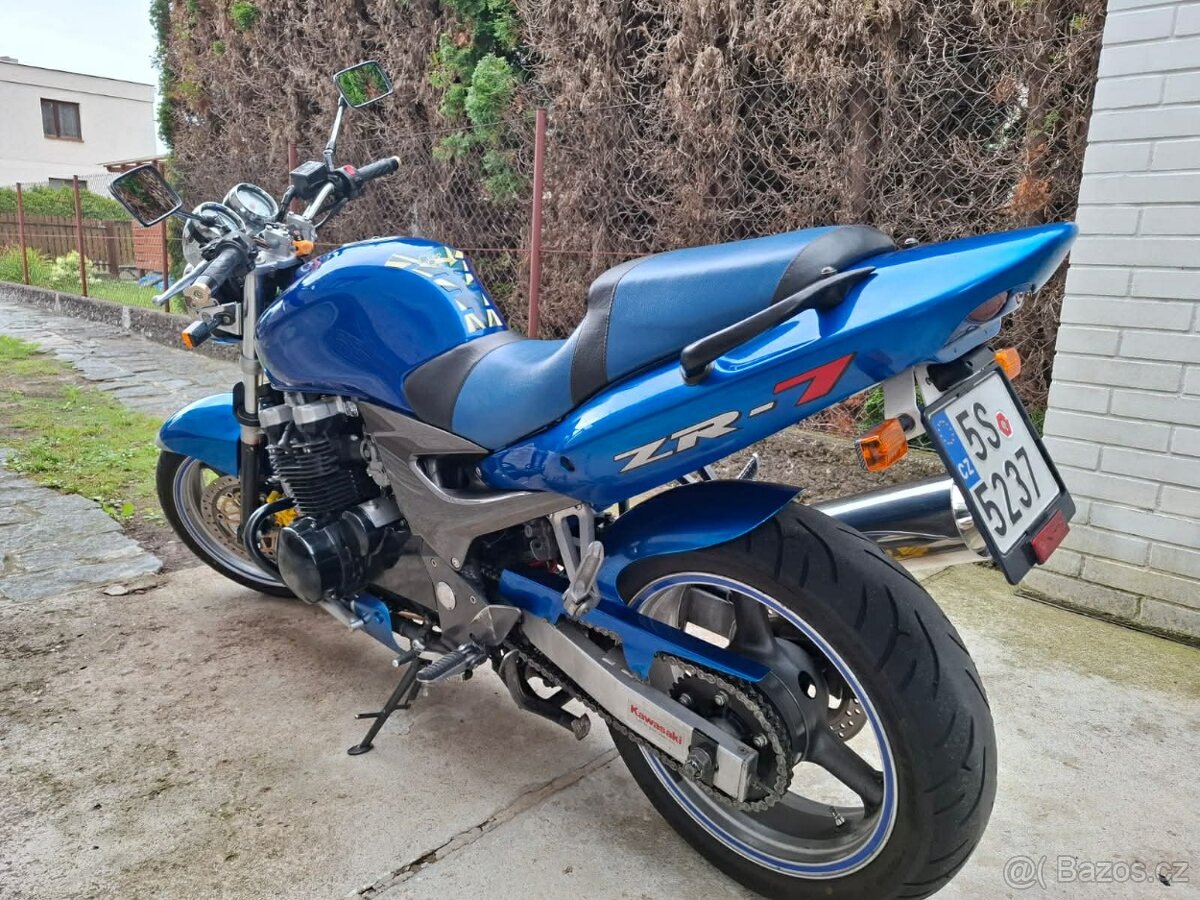 Kawasaki ZR-7 - 5
