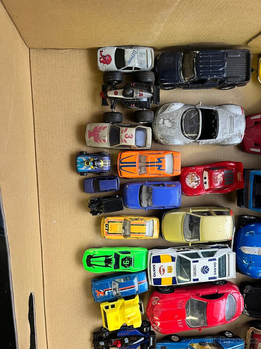 Auta autíčka bburago - 5