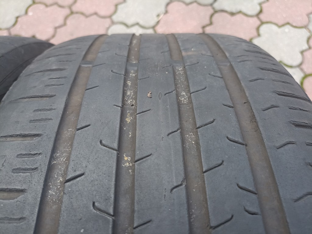 Letní pneu Continental 245/45 R18 96W. - 5