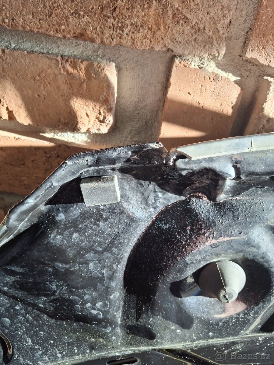 Kapota Škoda Yeti před Fl. Černá met. - 5