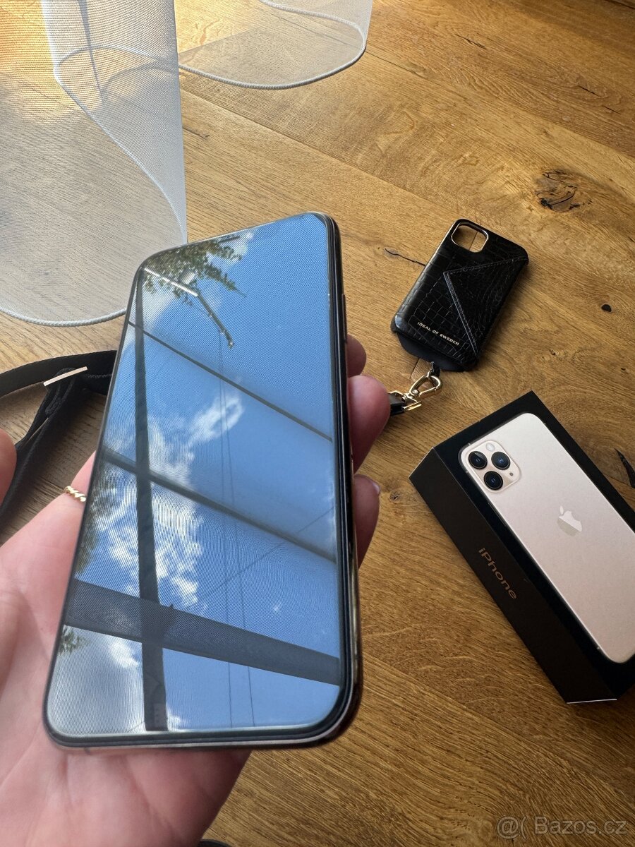 Apple iPhone 11 Pro 256 GB – Gold, top stav + luxusní pouzd - 5