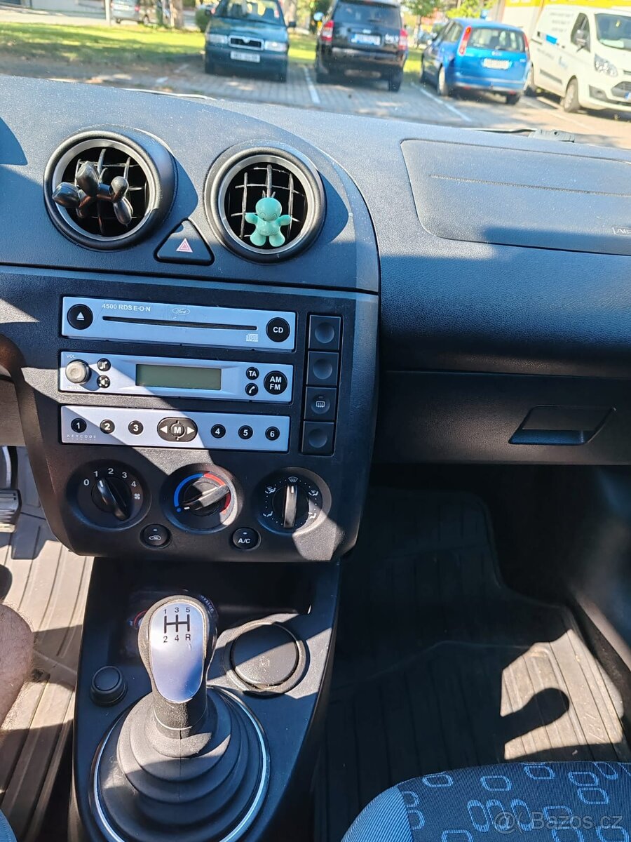 Ford Fiesta - 3dv 2005 - 5