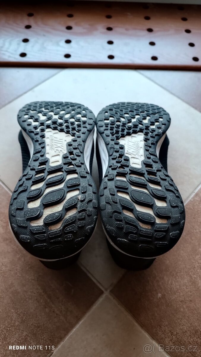Nike vel. 42.5, tréninkové boty - 5
