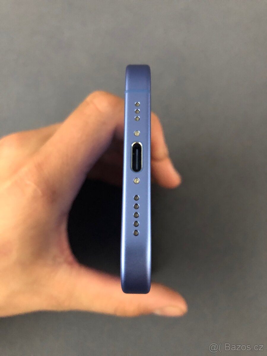 Apple iPhone 16 modrý - 5