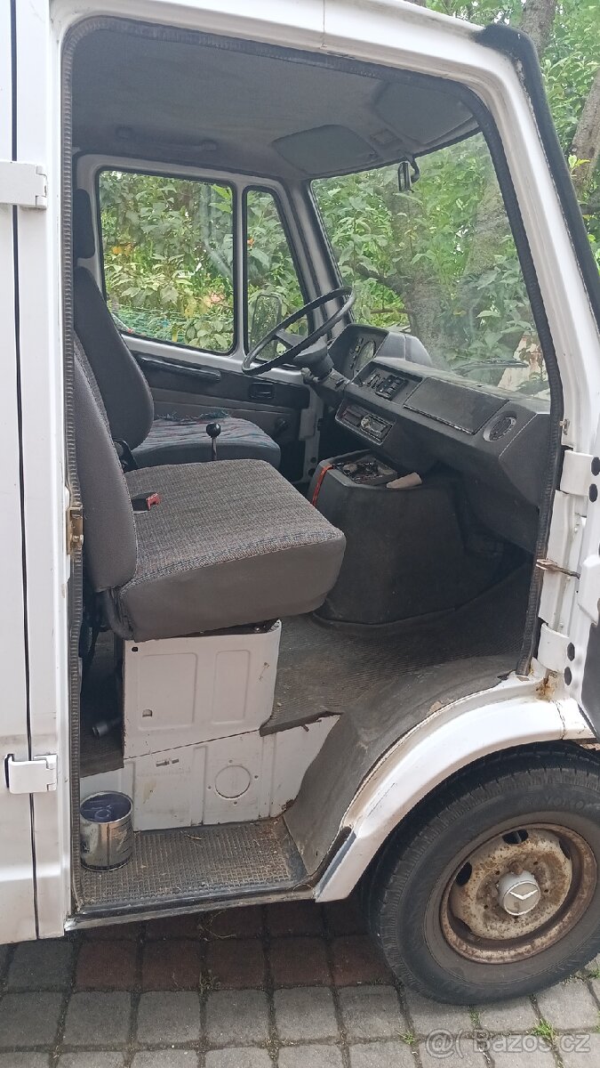 Mercedes Benz 310d - 5