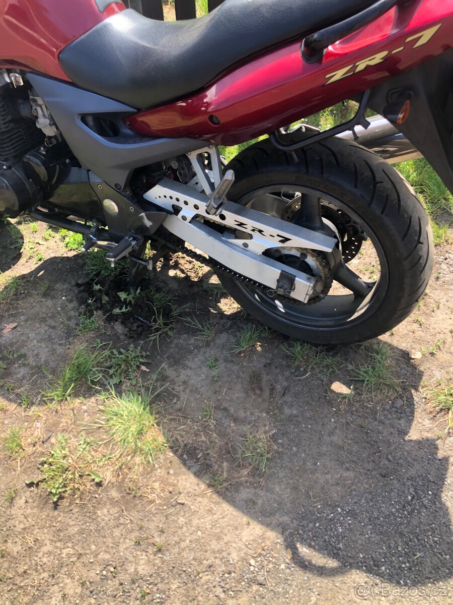 Kawasaki ZR-7 - 5