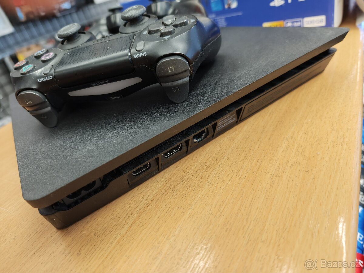 PlayStation 4 Slim 500 GB – 2 ovladače + externí disk 2 TB - 5