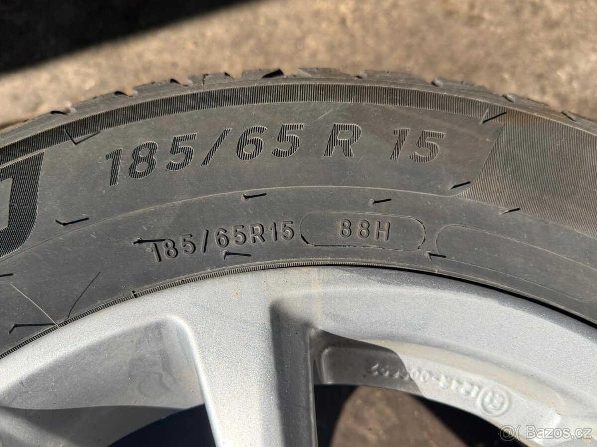 Prodám ALU kola + celoroční pneu Michelin. - 5