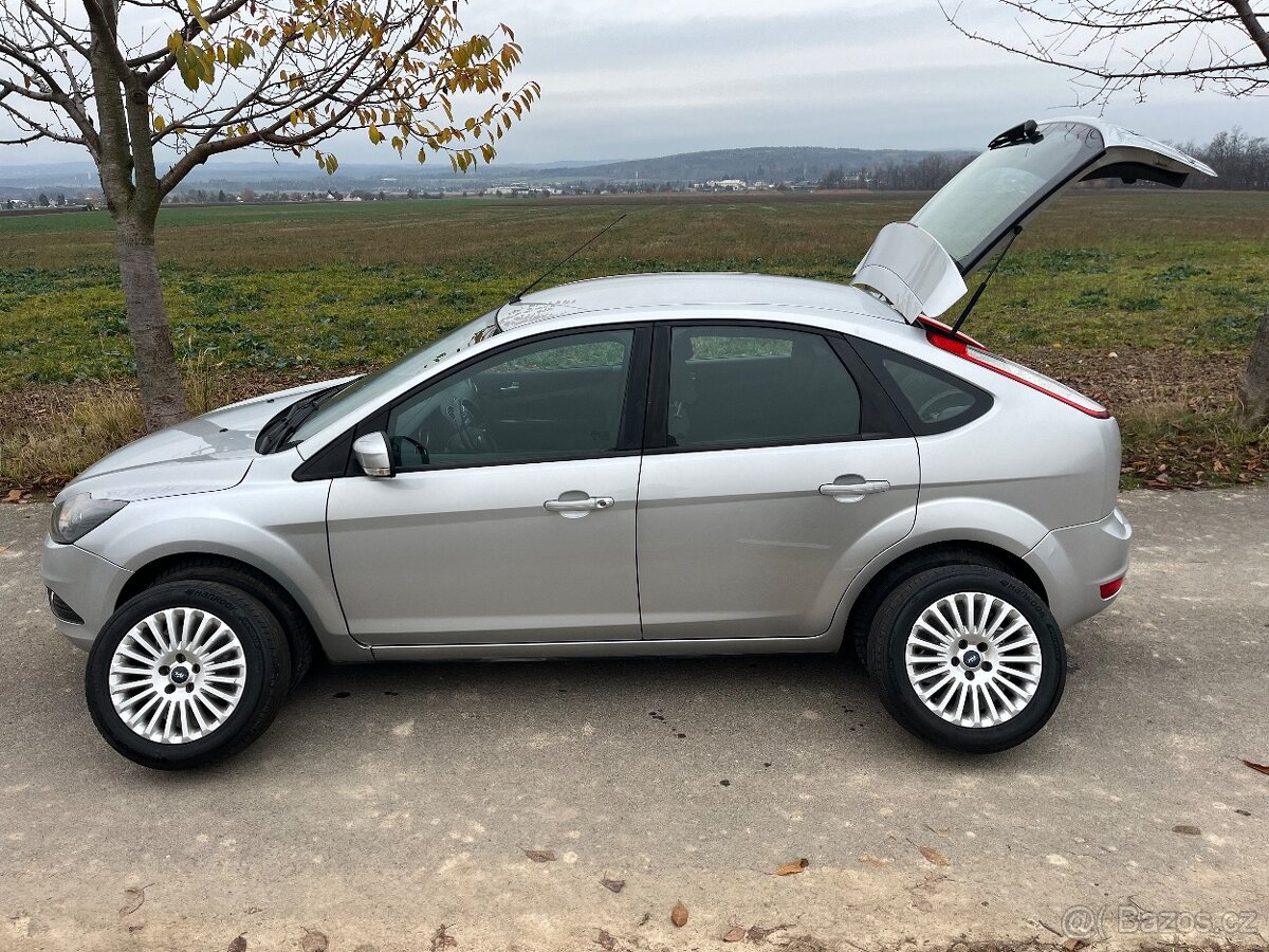 Ford Focus-Titanium 1.6i 74kw rok 2010, najeto 120tis - 5