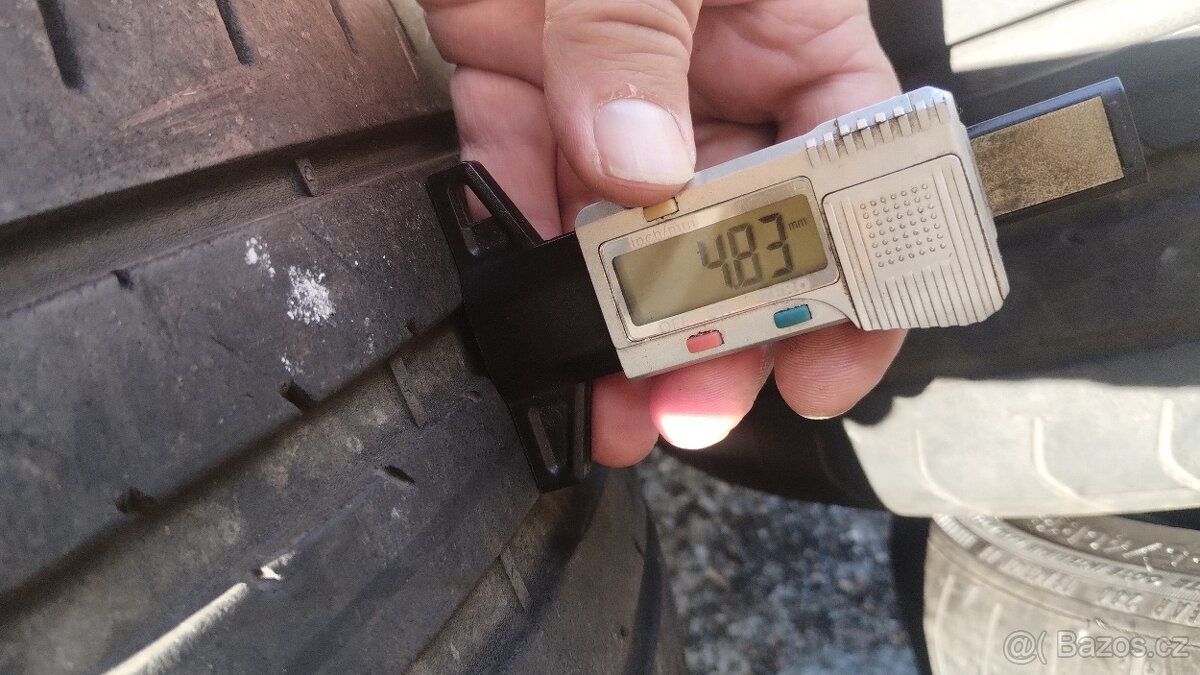 2ks letni pneu Fulda 225/40-18 vzorek okolo 4mm - 5