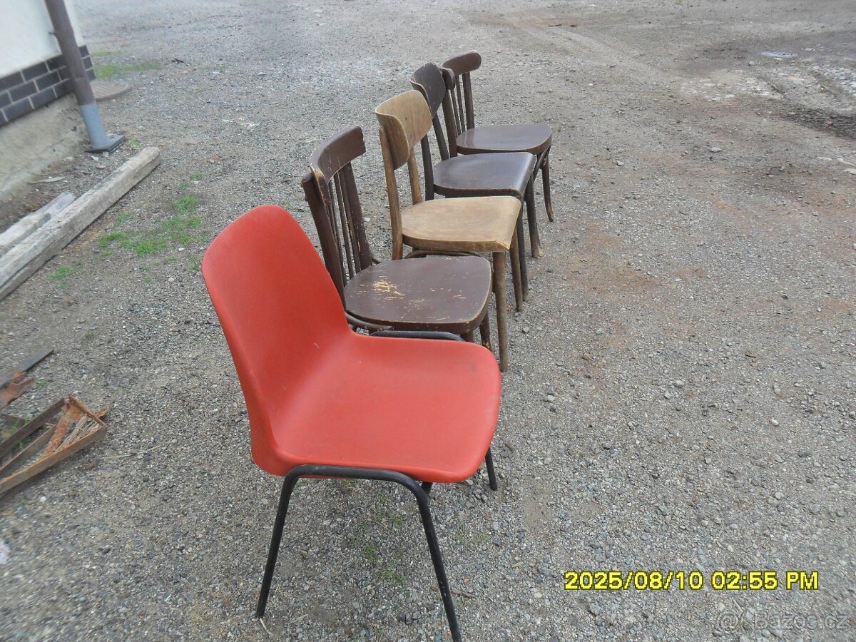 Prodám dřevěné a plastové židle - 5
