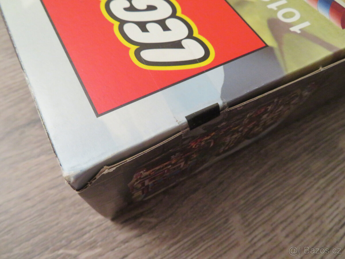 LEGO Castle 10193 Medieval Market Village - 5